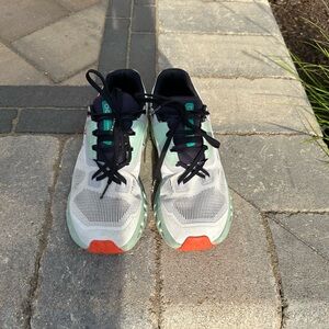 On Cloud Cloudstratus, women’s size 9